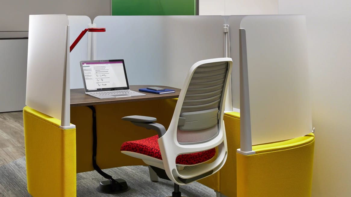 Brody Work Lounge without Screens